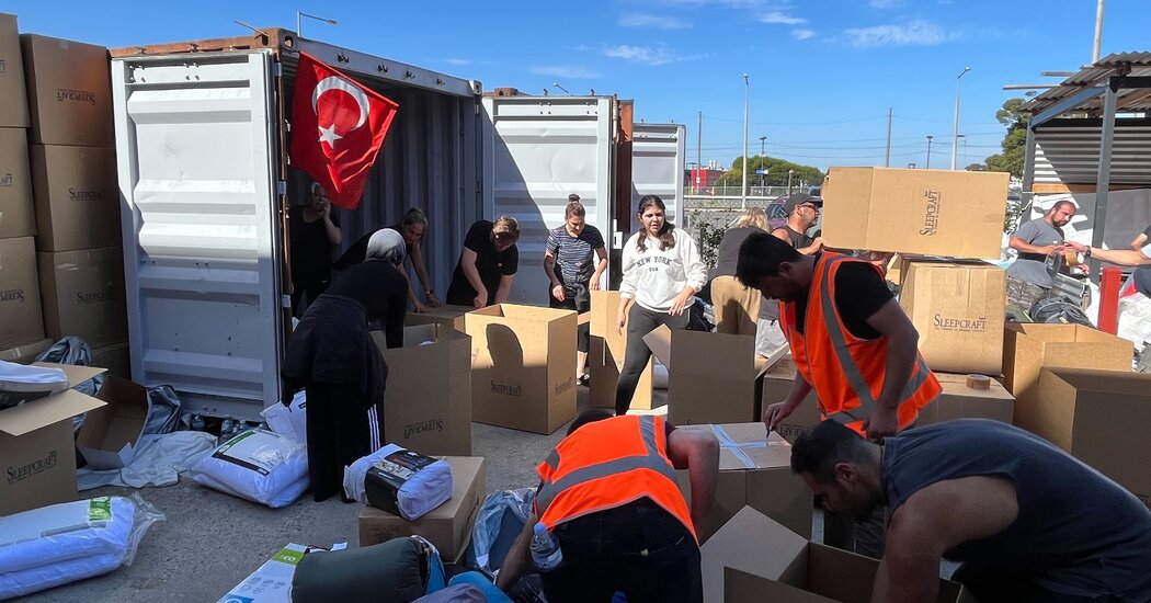 Kedili bir Türk diasporası bir araya geliyor.