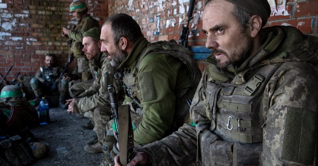 Ukrayna Bakhmut’ta İlerlerken, Yıkım Hâlâ Hüküm Sürüyor