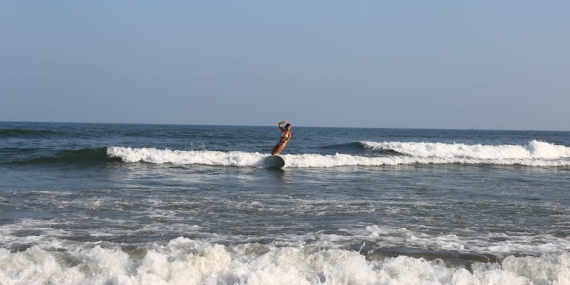 Bartın İnkumu’nda Dev Dalgalar Evleri Vuruyor: Sakinler Yardım Bekliyor