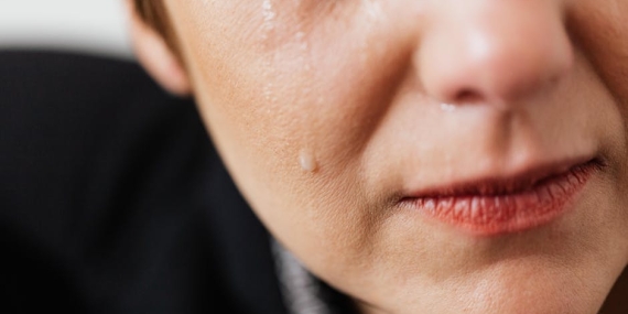 Gözyaşı Neden Akar? Doğal Ağrı Kesici Etkisi Mercek Altında