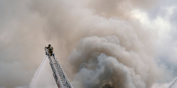İstanbul Merter Polisevi Mutfak Yangını: 11 Kişi Dumandan Etkilendi