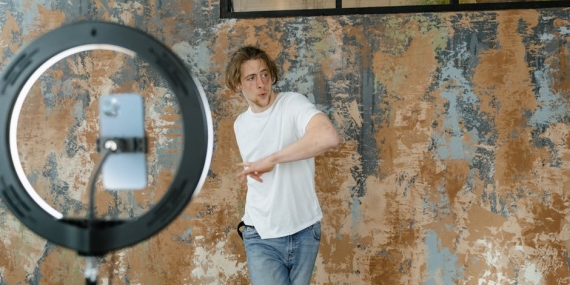 Özdemir Bayraktar Belgeseli Yayınlandı: Viral Fotoğrafın Arka Planı Aydınlandı