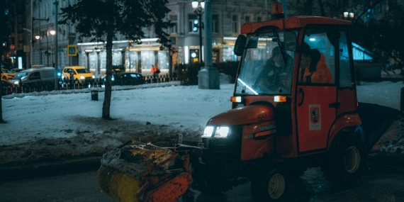 Van’da Kar Küreme Aracı Devrildi: 2 Belediye Çalışanı Hayatını Kaybetti