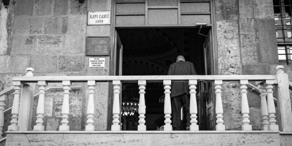 Başkan Erdoğan, Rize’deki Cuma Namazını Merkez Sahil Camii’nde Kıldı