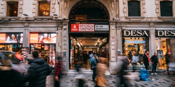 Beyoğlu’nda 40 Kg Gümüş Çalan Hırsızlar Suçüstü Yakalandı