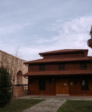 Sehit-Aileleri-Bayramin-Ilk-Gunu-Edirnekapi8217da-Evlatlarini-Yad-Etti-featured