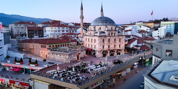 Bolu’da Heimlich Kahramanı Esnaf, Öğrencinin Hayatını Kurtardı