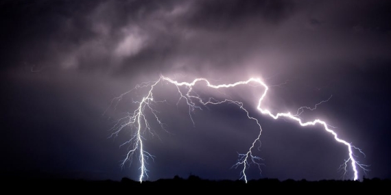 Okul Bahçesinde Yıldırım Faciası: Can Kaybı ve Yaralılar